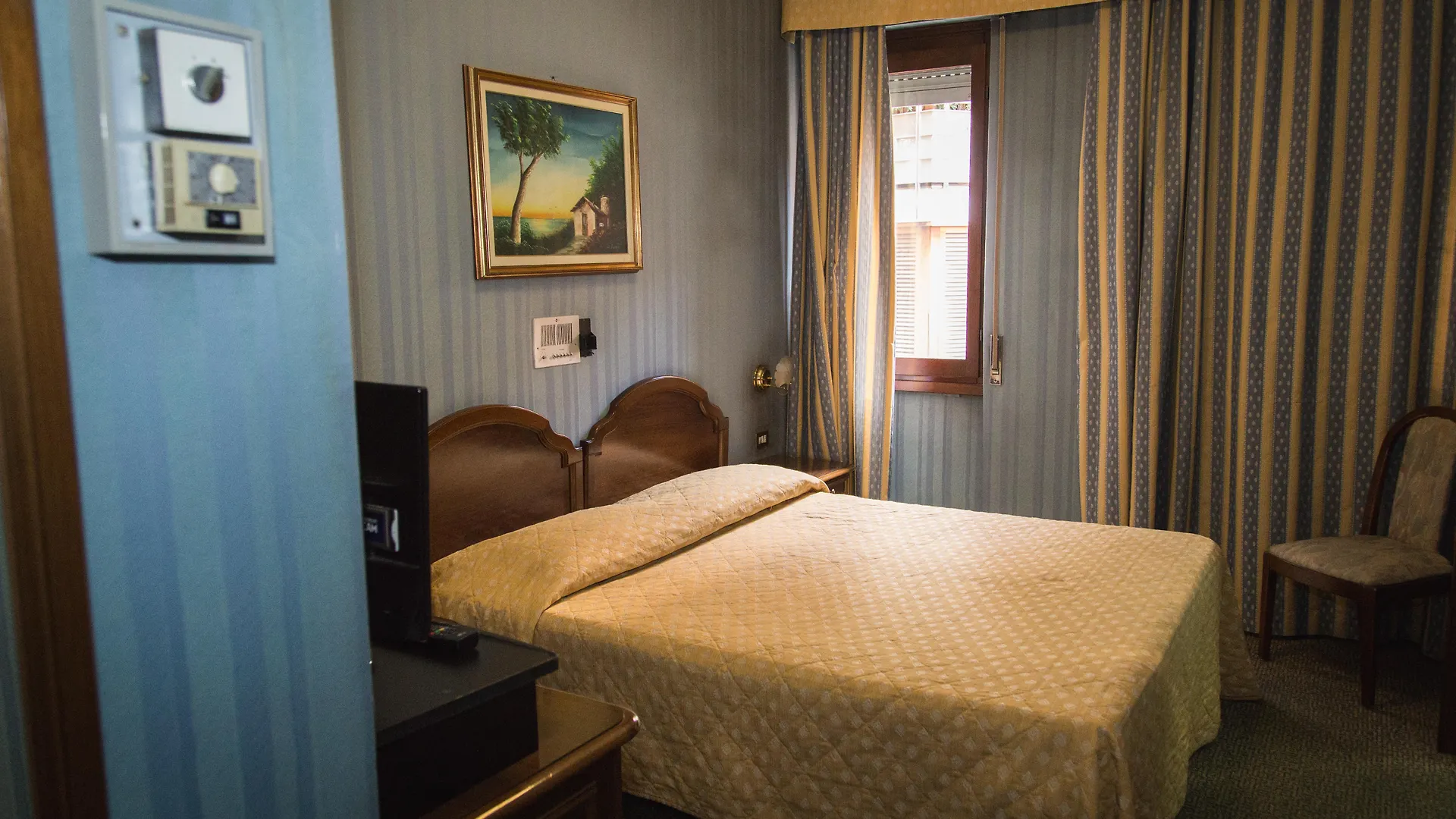 Hotel Accursio Милан Италия