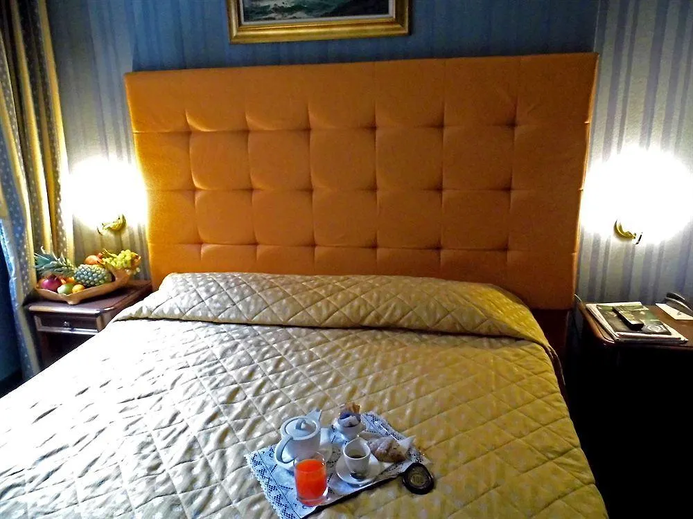 Hotel Accursio Милан