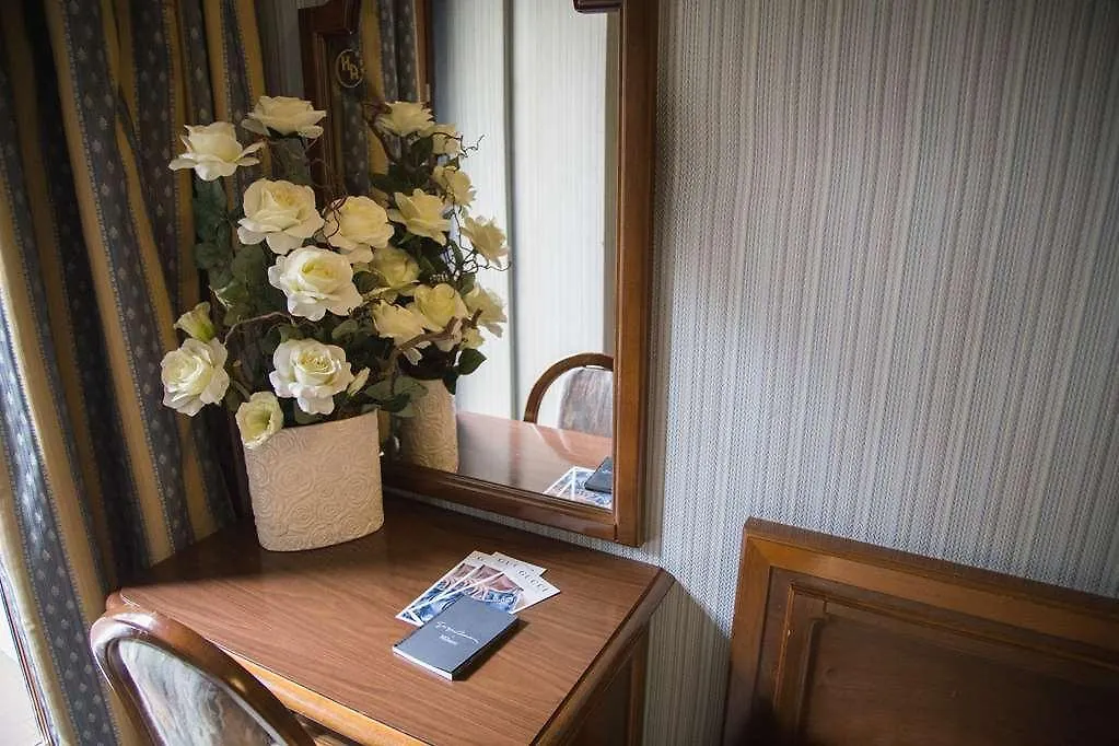 Hotel Accursio Милан 3*,  Италия