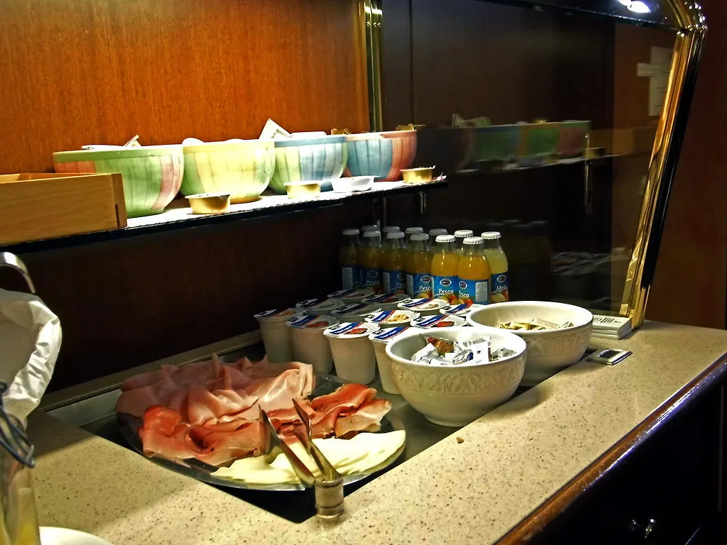 ***  Hotel Accursio Милан Италия