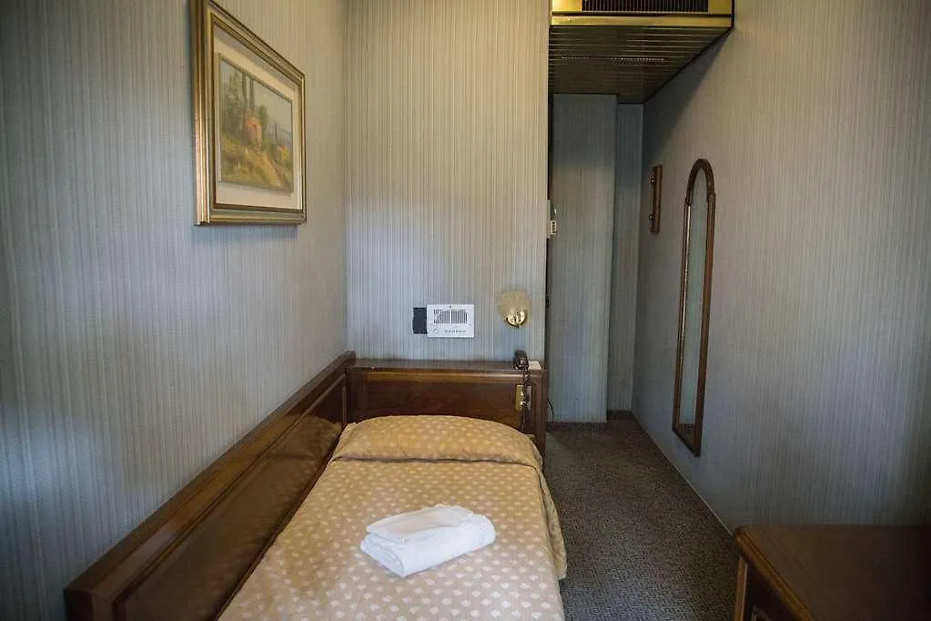 Hotel Accursio Милан 3*,